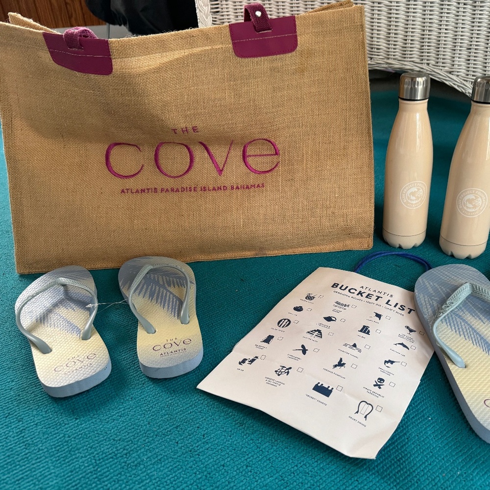 The Cove @ ATLANTIS BAHAMAS Tote, Flip Flops, Water Bottles